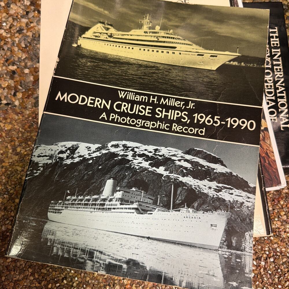 Modern Cruise Ships, 1965-1990: A Photographic Record Maritime History Book